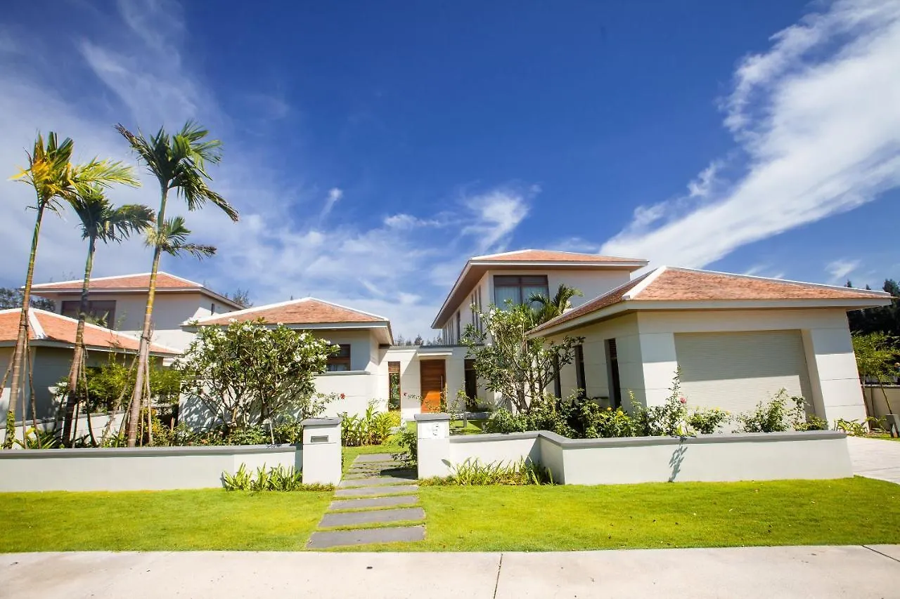 Deluxe Beach Villas By Danatrip 다낭